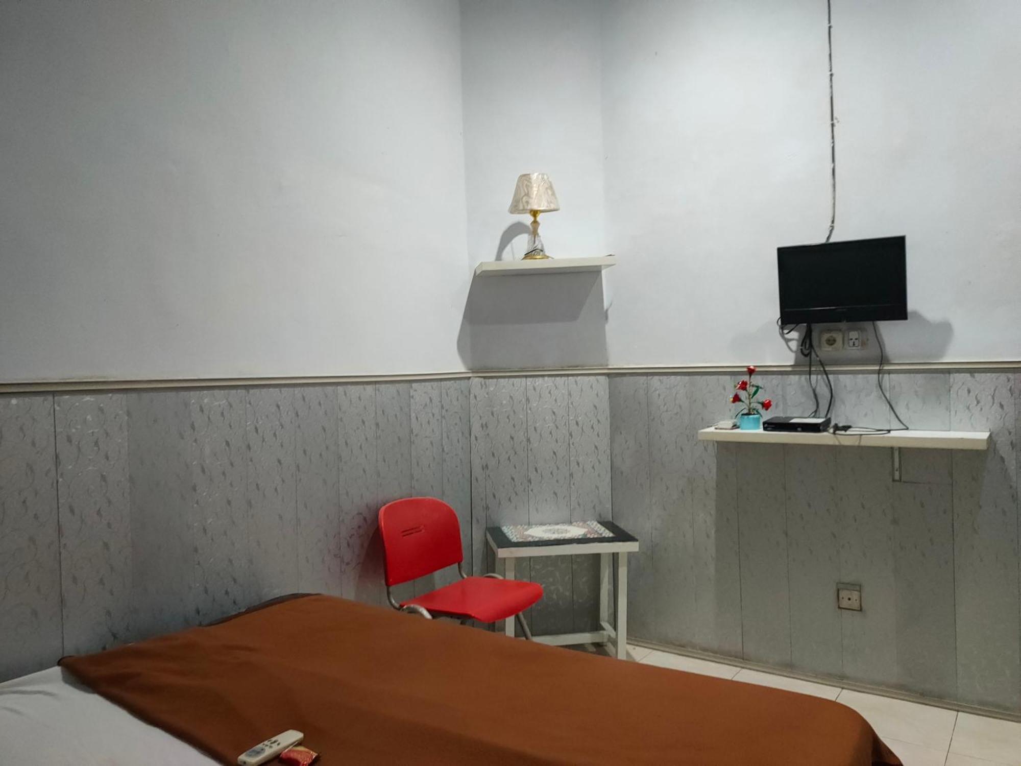 Oyo 90529 Baruga Makassar Hotel